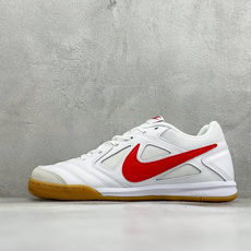 NIKE GATO 低帮生活休闲鞋 透气网布眼融入皮革,织和物合成材质覆面,营造21世初纪的畅跑美学概念。泡棉中底盈轻缓 NIKE GATO 低帮生活休闲鞋 透气网布眼融入皮革,织和物合成材质覆面,营造21世初纪的畅跑美学概念。泡棉中底盈轻缓