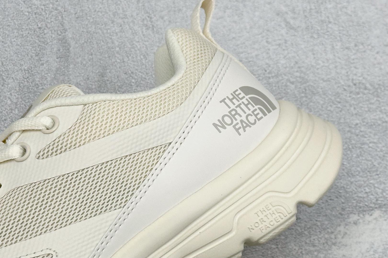 BW版北面THE NORTH FACE FASTPACK ULTRA GTX 舒适运动 回弹抓地登山鞋 货号: NS93