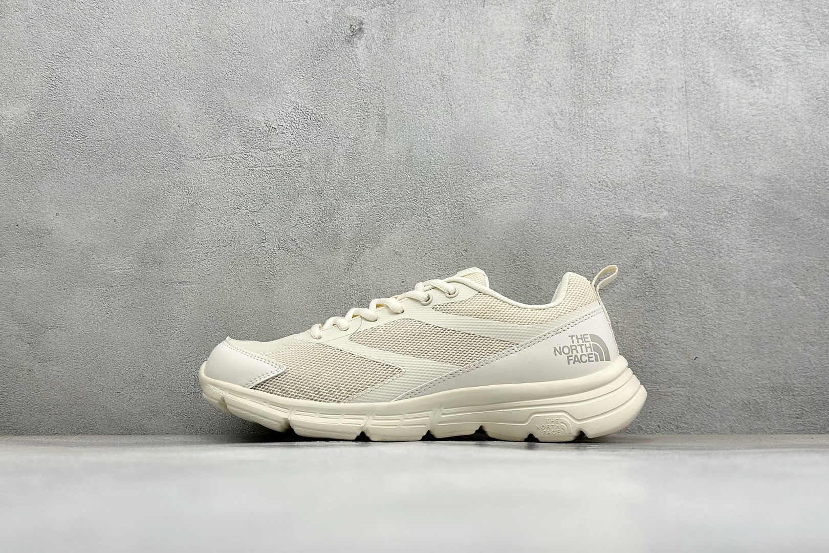 BW版北面THE NORTH FACE FASTPACK ULTRA GTX 舒适运动 回弹抓地登山鞋 货号: NS93