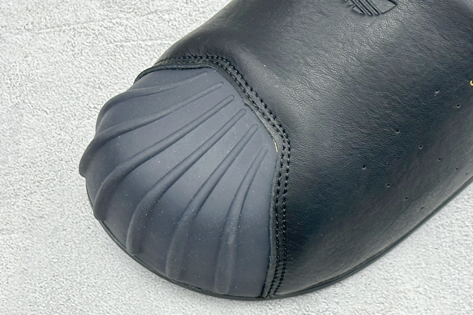 HZ版Adidas originals Adimule 舒适百搭 防磨包头一脚蹬拖鞋 货号：LC0415 尺码：36-4