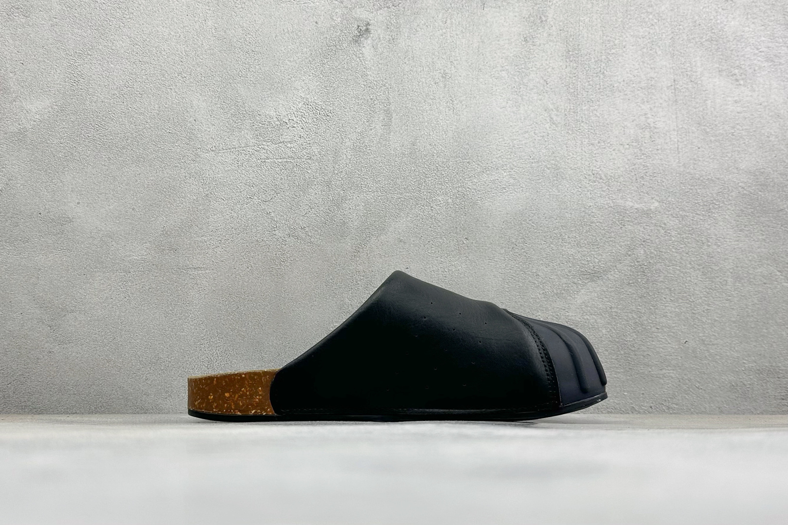 HZ版Adidas originals Adimule 舒适百搭 防磨包头一脚蹬拖鞋 货号：LC0415 尺码：36-4