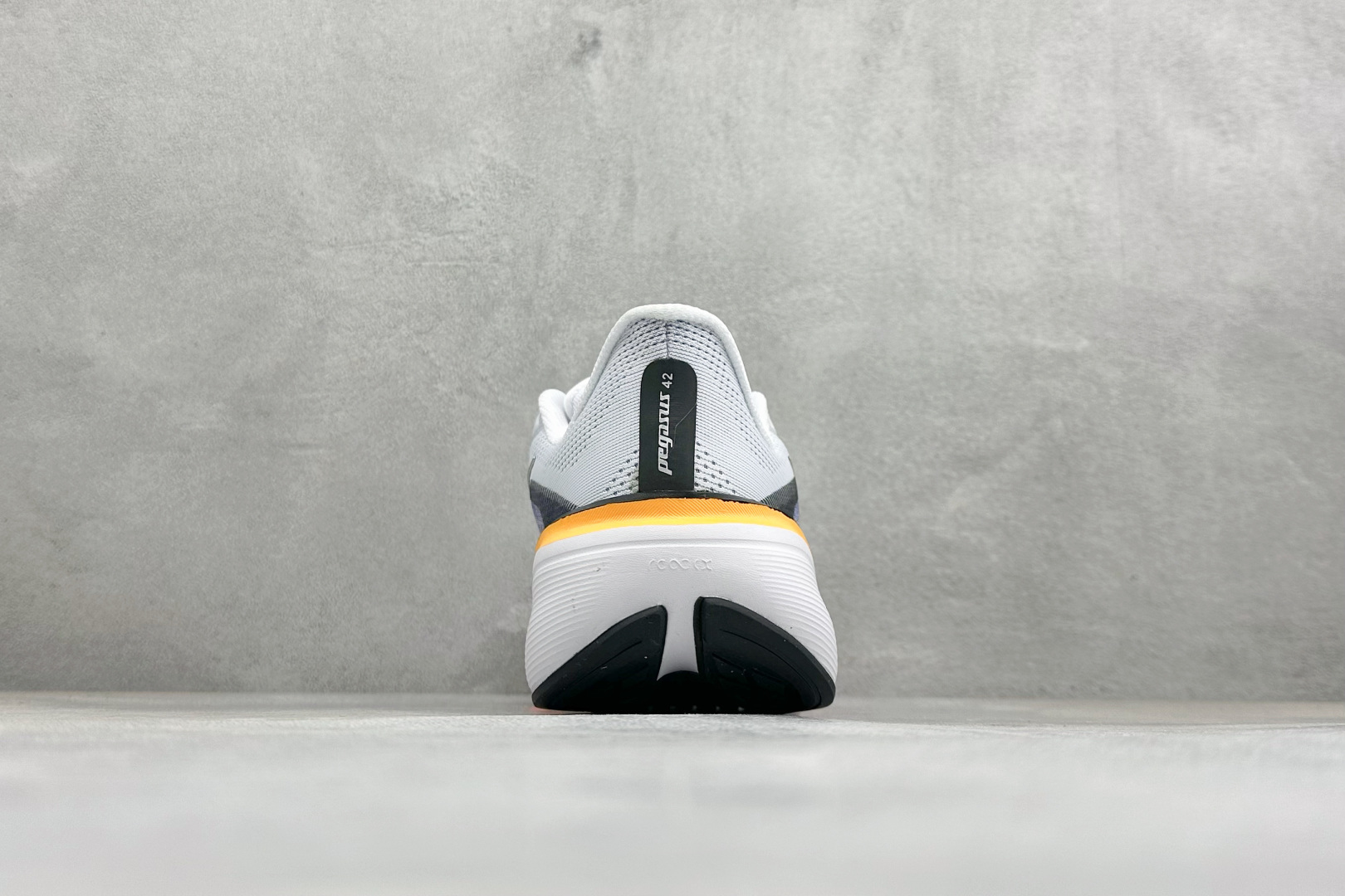 HY版Nike Air Zoom Pegasus 42 耐克网面透气轻便耐磨跑鞋 货号：IB1873-102 尺码：36