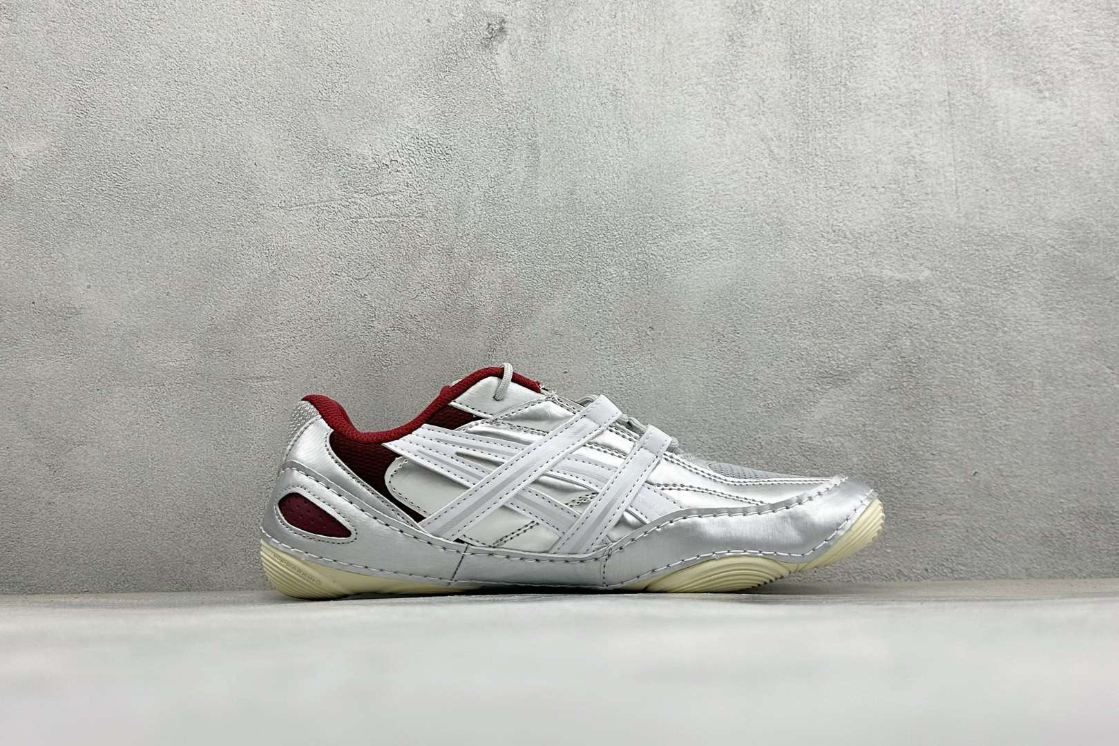 ZH版Asics Hypersync 亚瑟士 薄底德训 时尚经典透气包裹性轻便 低帮休闲板鞋 以复古之名 解锁街头新表达