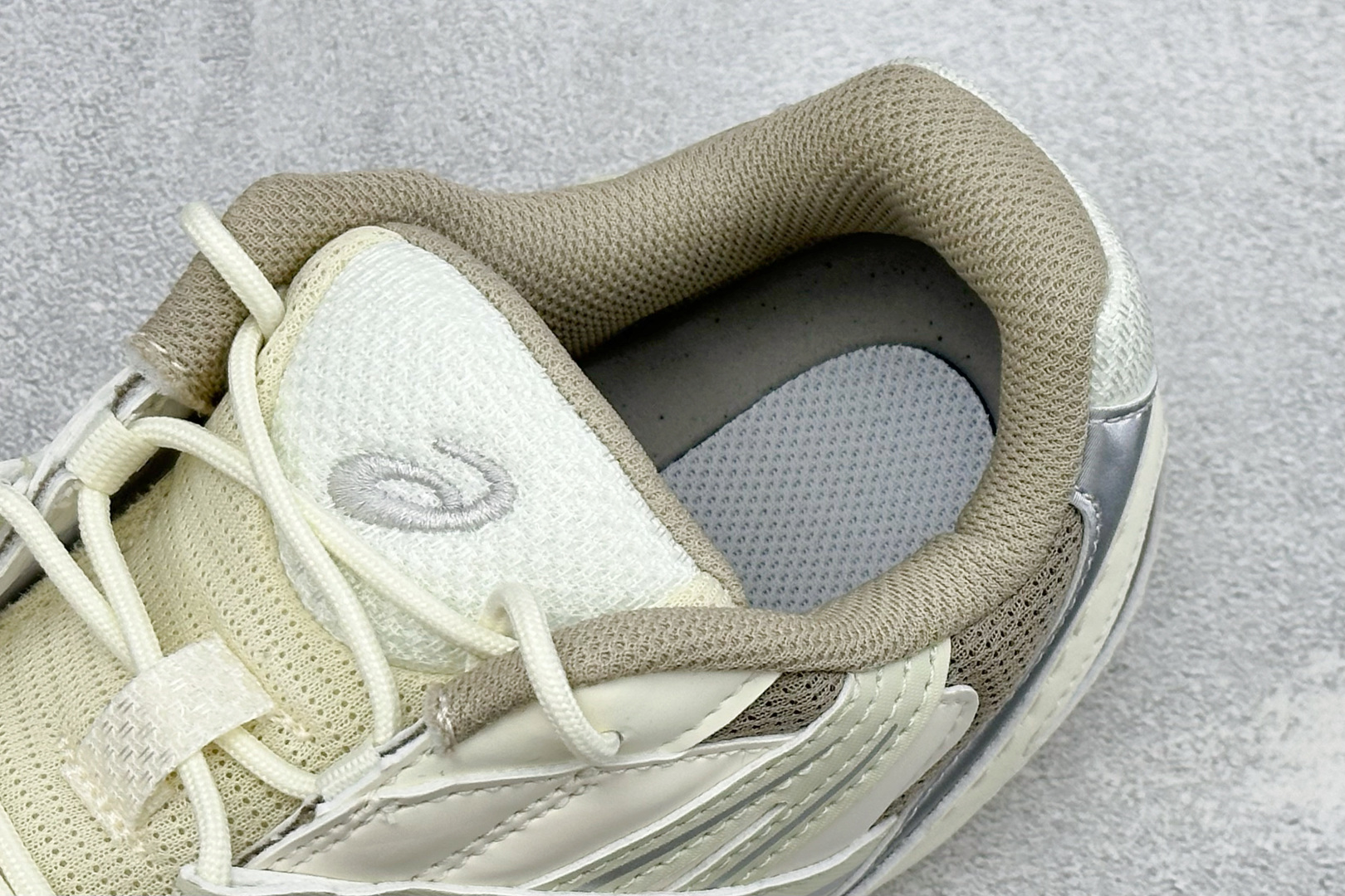 ZH版Asics Hypersync 亚瑟士 薄底德训 时尚经典透气包裹性轻便 低帮休闲板鞋 以复古之名 解锁街头新表达 ZH版Asics Hypersync 亚瑟士 薄底德训 时尚经典透气包裹性轻便 低帮休闲板鞋 以复古之名 解锁街头新表达