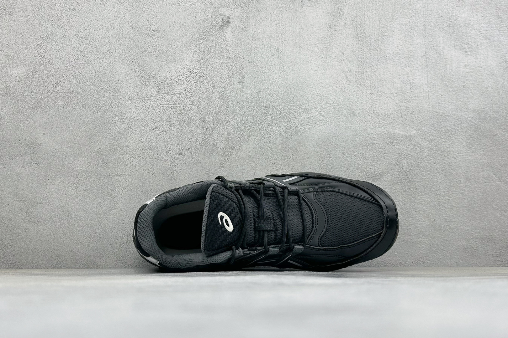 ZH版Asics Hypersync 亚瑟士 薄底德训 时尚经典透气包裹性轻便 低帮休闲板鞋 以复古之名 解锁街头新表达 ZH版Asics Hypersync 亚瑟士 薄底德训 时尚经典透气包裹性轻便 低帮休闲板鞋 以复古之名 解锁街头新表达