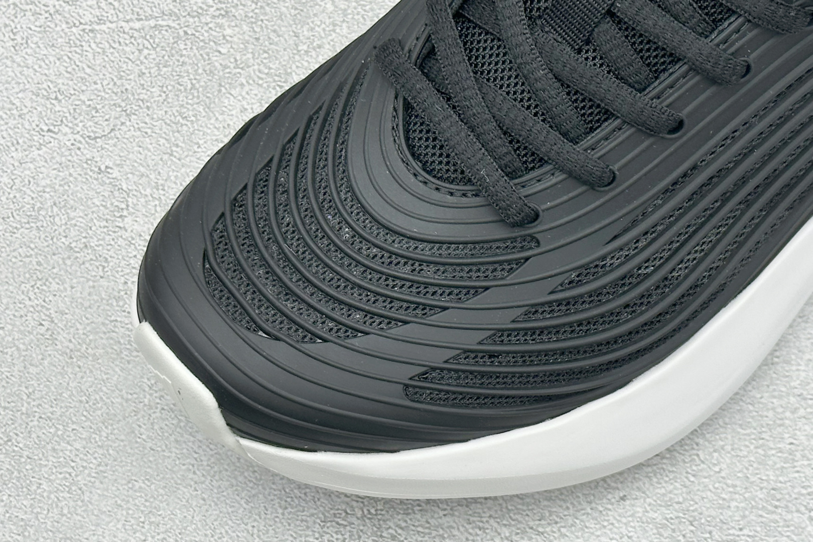 TF版ADIDAS 阿迪舒适百搭防滑耐磨 低帮休闲跑步鞋 中底配置方面搭载全掌Lightstrike Pro 鞋面采用透 TF版ADIDAS 阿迪舒适百搭防滑耐磨 低帮休闲跑步鞋 中底配置方面搭载全掌Lightstrike Pro 鞋面采用透