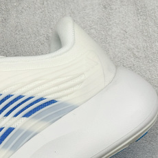 TF版ADIDAS 阿迪舒适百搭防滑耐磨 低帮休闲跑步鞋 中底配置方面搭载全掌Lightstrike Pro 鞋面采用透 TF版ADIDAS 阿迪舒适百搭防滑耐磨 低帮休闲跑步鞋 中底配置方面搭载全掌Lightstrike Pro 鞋面采用透