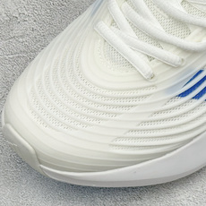 TF版ADIDAS 阿迪舒适百搭防滑耐磨 低帮休闲跑步鞋 中底配置方面搭载全掌Lightstrike Pro 鞋面采用透 TF版ADIDAS 阿迪舒适百搭防滑耐磨 低帮休闲跑步鞋 中底配置方面搭载全掌Lightstrike Pro 鞋面采用透