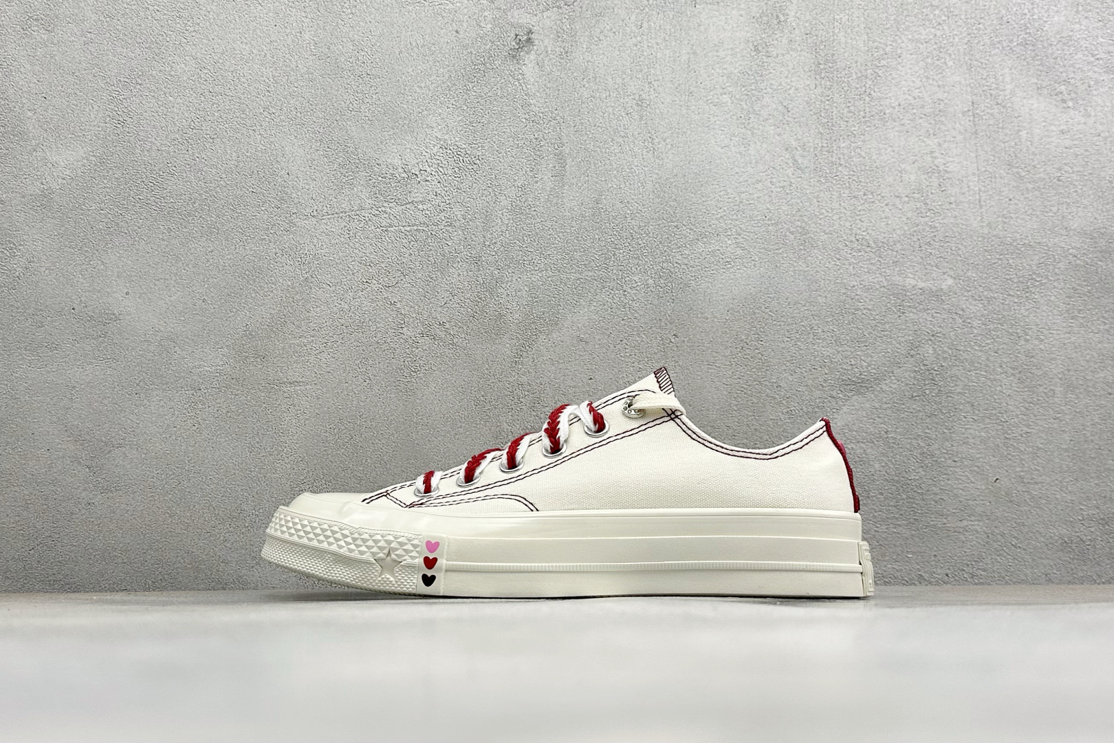 Converse Chuck 70s 情人节限定 匡威低帮帆布鞋 货号：A24222C 尺码：35 36 36.5 37