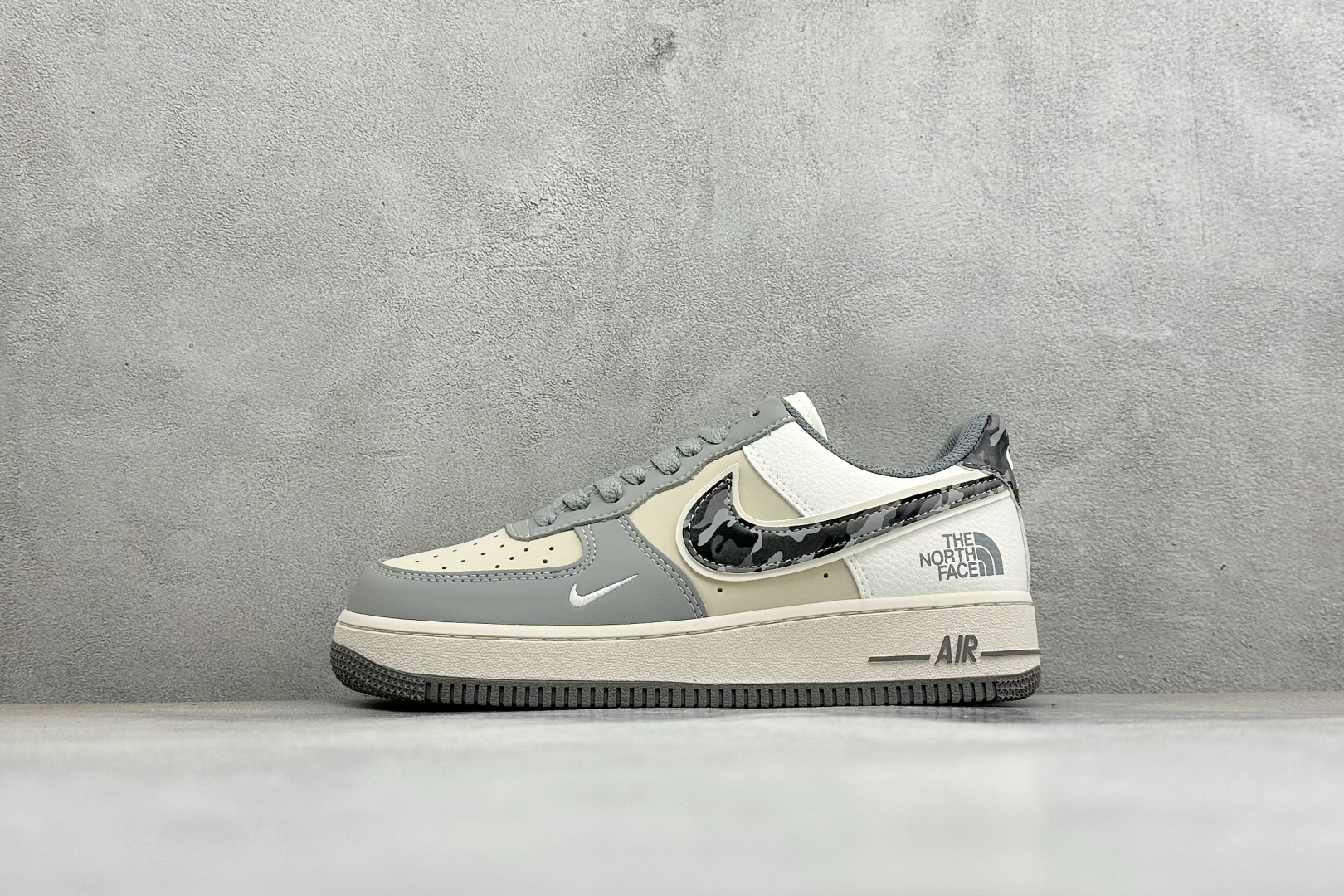 福利特价 Nike Air Force 1'07 Low 联名 空军一号低帮休闲板鞋 #原楦原纸板 纯正空军版型 内置全