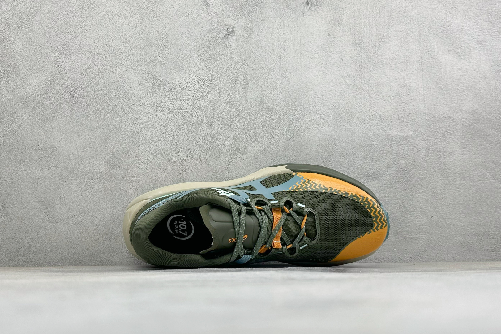 ASICS GEL-TRABUCO MAX 5 亚瑟士 网面透气越野跑步鞋 这双鞋的外观设计超级吸引人 简约大气 色彩搭 ASICS GEL-TRABUCO MAX 5 亚瑟士 网面透气越野跑步鞋 这双鞋的外观设计超级吸引人 简约大气 色彩搭