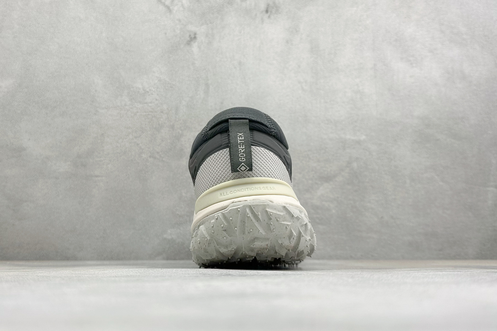 XL福利 NIKE ACG MOUNTAIN FLY 2 LOW 户外低帮休闲运动跑步鞋 全新户外鞋款Mountain XL福利 NIKE ACG MOUNTAIN FLY 2 LOW 户外低帮休闲运动跑步鞋 全新户外鞋款Mountain