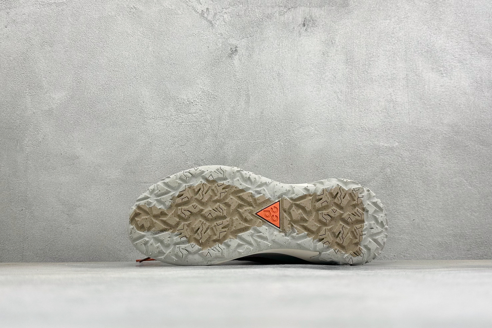 XL福利 NIKE ACG MOUNTAIN FLY 2 LOW 户外低帮休闲运动跑步鞋 全新户外鞋款Mountain XL福利 NIKE ACG MOUNTAIN FLY 2 LOW 户外低帮休闲运动跑步鞋 全新户外鞋款Mountain