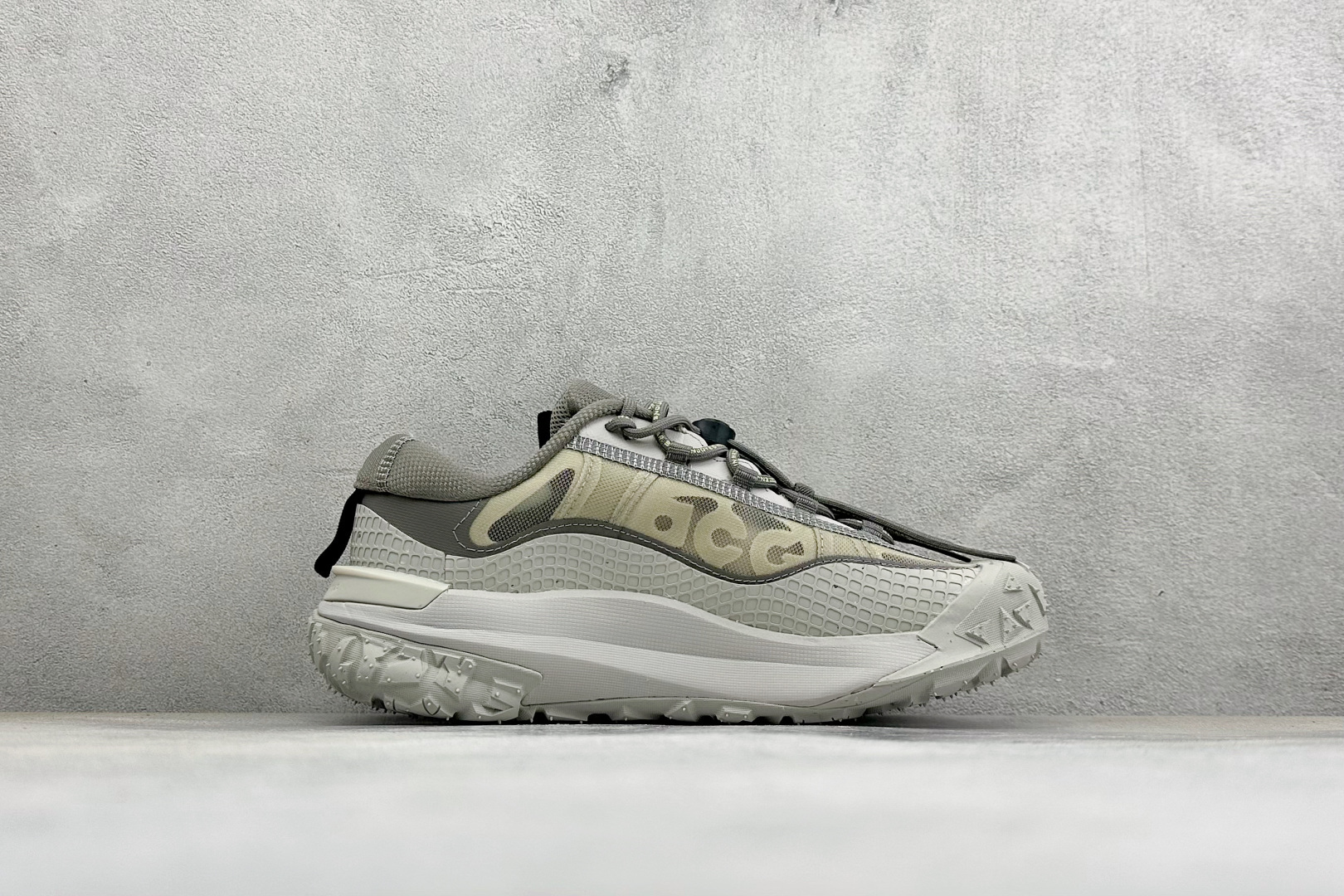 XL福利 NIKE ACG MOUNTAIN FLY 2 LOW 户外低帮休闲运动跑步鞋 全新户外鞋款Mountain XL福利 NIKE ACG MOUNTAIN FLY 2 LOW 户外低帮休闲运动跑步鞋 全新户外鞋款Mountain