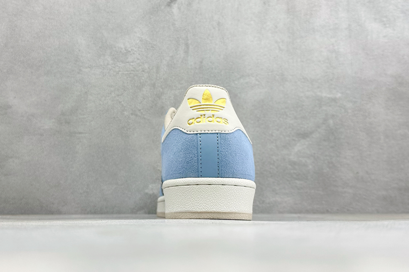 D版AD Originals Superstar 贝壳头板鞋 采用全新头层拼接皮革材质 后跟采用特色3D立体印字 渠道正