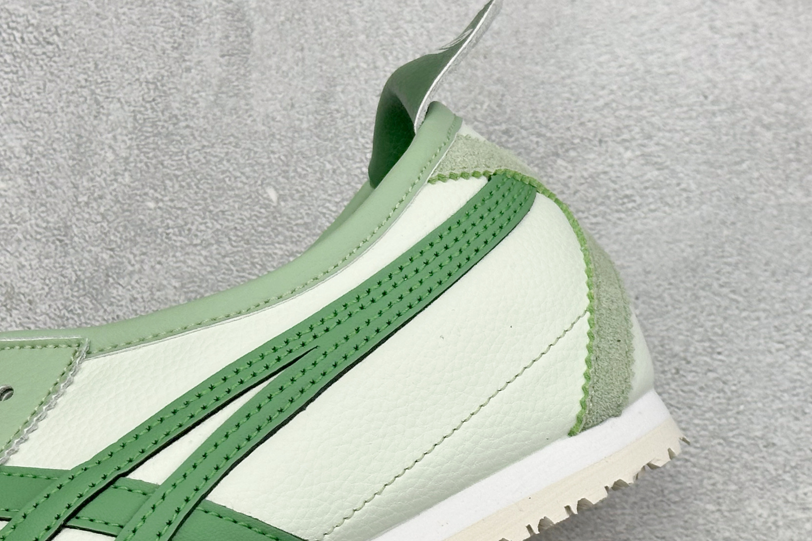 FS版鬼冢虎 Onitsuka Tiger Mexico 66® Paraty 百搭单品板鞋 MEXICO 66是鬼冢虎 FS版鬼冢虎 Onitsuka Tiger Mexico 66® Paraty 百搭单品板鞋 MEXICO 66是鬼冢虎