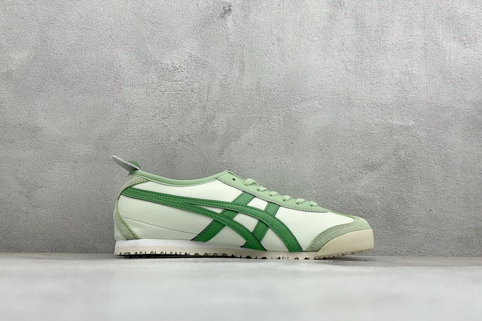 FS版鬼冢虎 Onitsuka Tiger Mexico 66® Paraty 百搭单品板鞋 MEXICO 66是鬼冢虎 FS版鬼冢虎 Onitsuka Tiger Mexico 66® Paraty 百搭单品板鞋 MEXICO 66是鬼冢虎