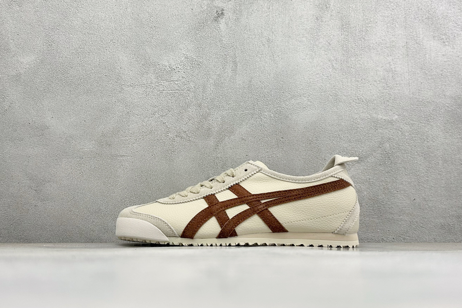 FS版鬼冢虎 Onitsuka Tiger Mexico 66® Paraty 百搭单品板鞋 MEXICO 66是鬼冢虎 FS版鬼冢虎 Onitsuka Tiger Mexico 66® Paraty 百搭单品板鞋 MEXICO 66是鬼冢虎