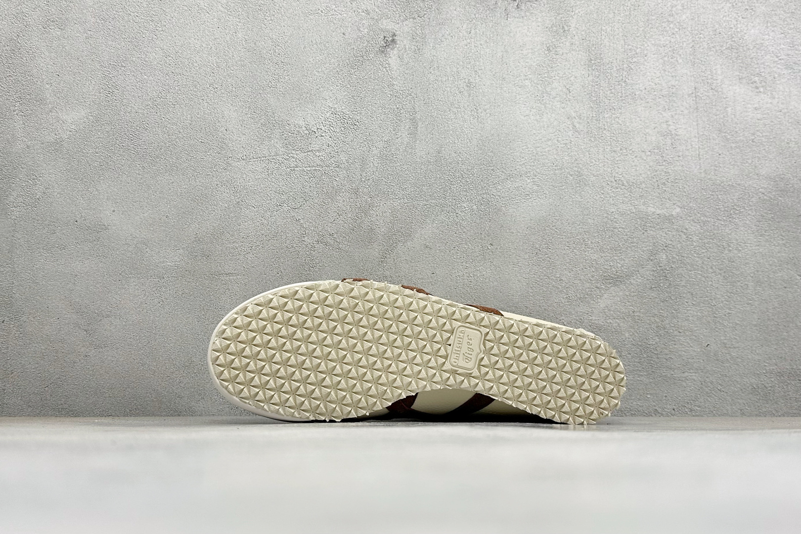 FS版鬼冢虎 Onitsuka Tiger Mexico 66® Paraty 百搭单品板鞋 MEXICO 66是鬼冢虎 FS版鬼冢虎 Onitsuka Tiger Mexico 66® Paraty 百搭单品板鞋 MEXICO 66是鬼冢虎