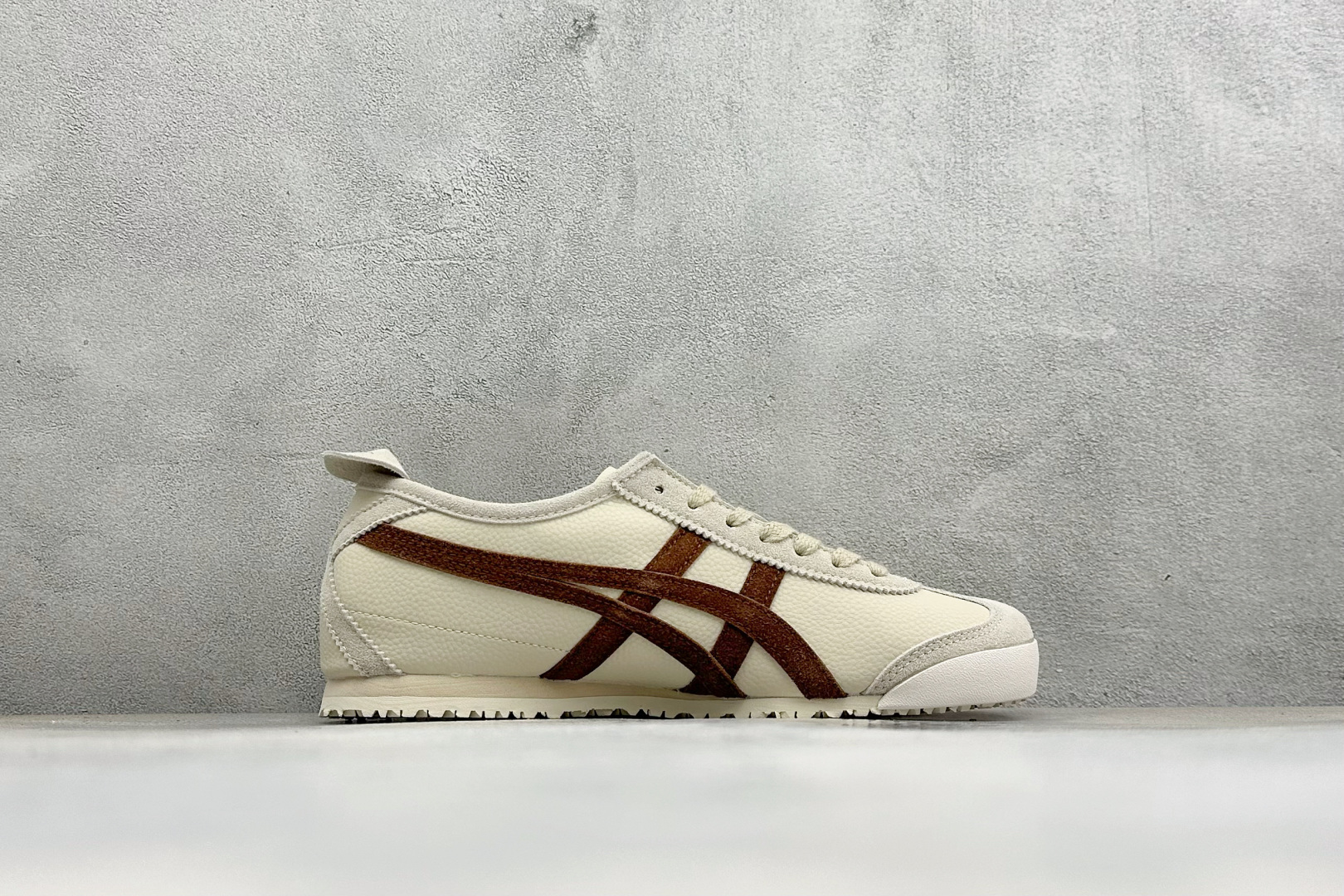 FS版鬼冢虎 Onitsuka Tiger Mexico 66® Paraty 百搭单品板鞋 MEXICO 66是鬼冢虎 FS版鬼冢虎 Onitsuka Tiger Mexico 66® Paraty 百搭单品板鞋 MEXICO 66是鬼冢虎