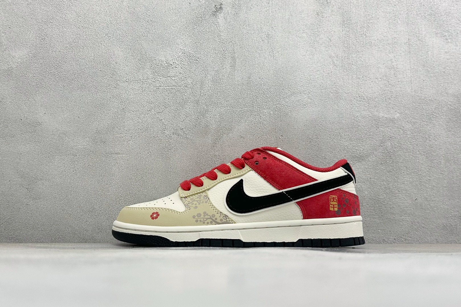 福利特价 Nike Dunk Low Retro 联名 周年高端定制 低帮休闲板鞋 #定制鞋盒 大厂纯原品质出货 超高清 福利特价 Nike Dunk Low Retro 联名 周年高端定制 低帮休闲板鞋 #定制鞋盒 大厂纯原品质出货 超高清