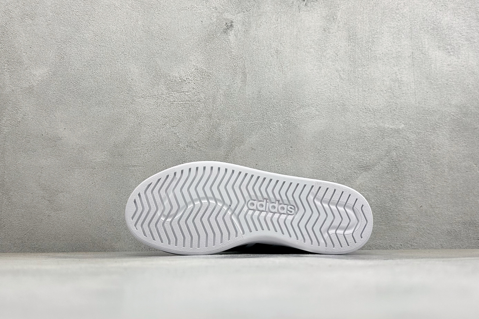 ADIDAS STREETTALK阿迪达斯夏季新款贝壳头3.0低帮休闲板鞋 货号: jp-8275 尺码: 36 36. ADIDAS STREETTALK阿迪达斯夏季新款贝壳头3.0低帮休闲板鞋 货号: jp-8275 尺码: 36 36.