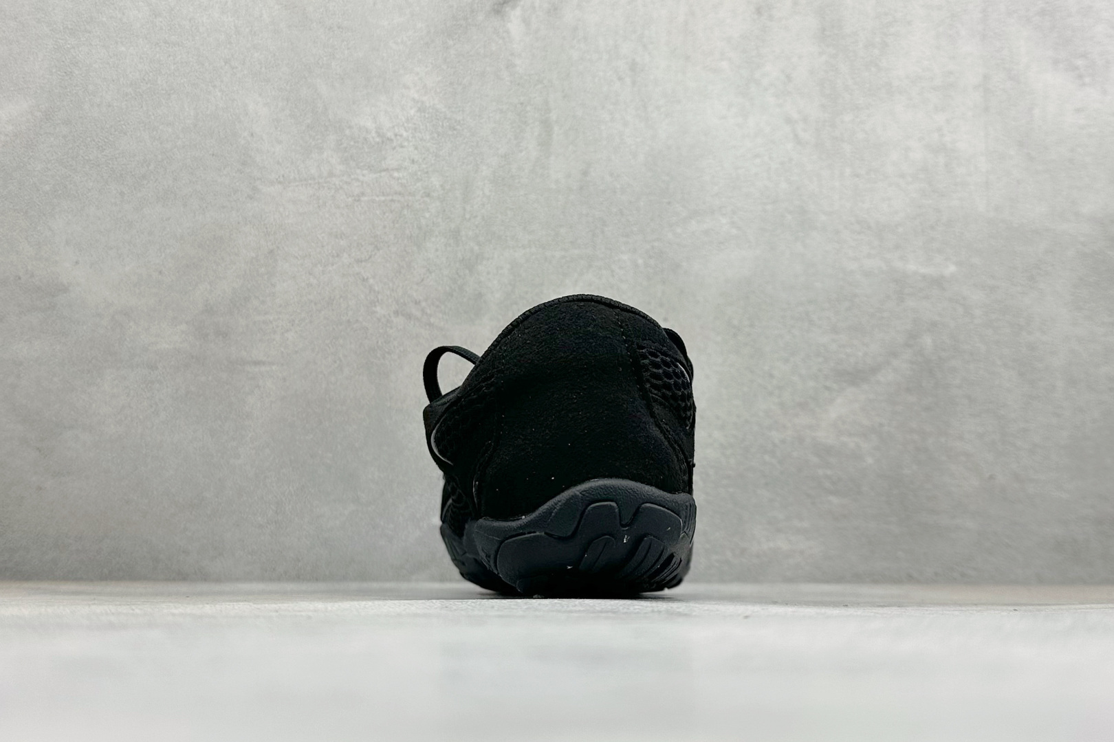 Vibram 五指鞋 专业室内综合健身运动赤足 防滑耐磨透气轻便 低帮训练鞋 货号：25M1801 尺码：36-47 编