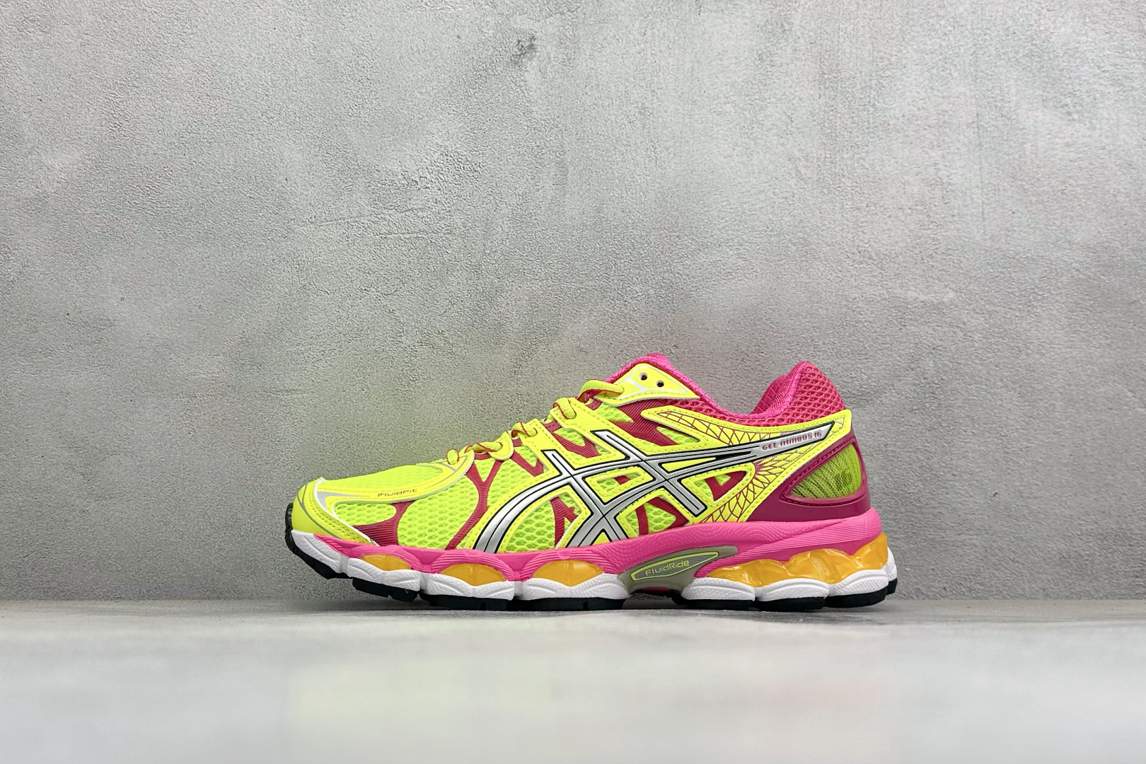 Asics Gel-CUMULUS 16 亚瑟士运动休闲透气专业跑鞋 采用工程弹性双层再生针织密度鞋面材质 后跟3D可视