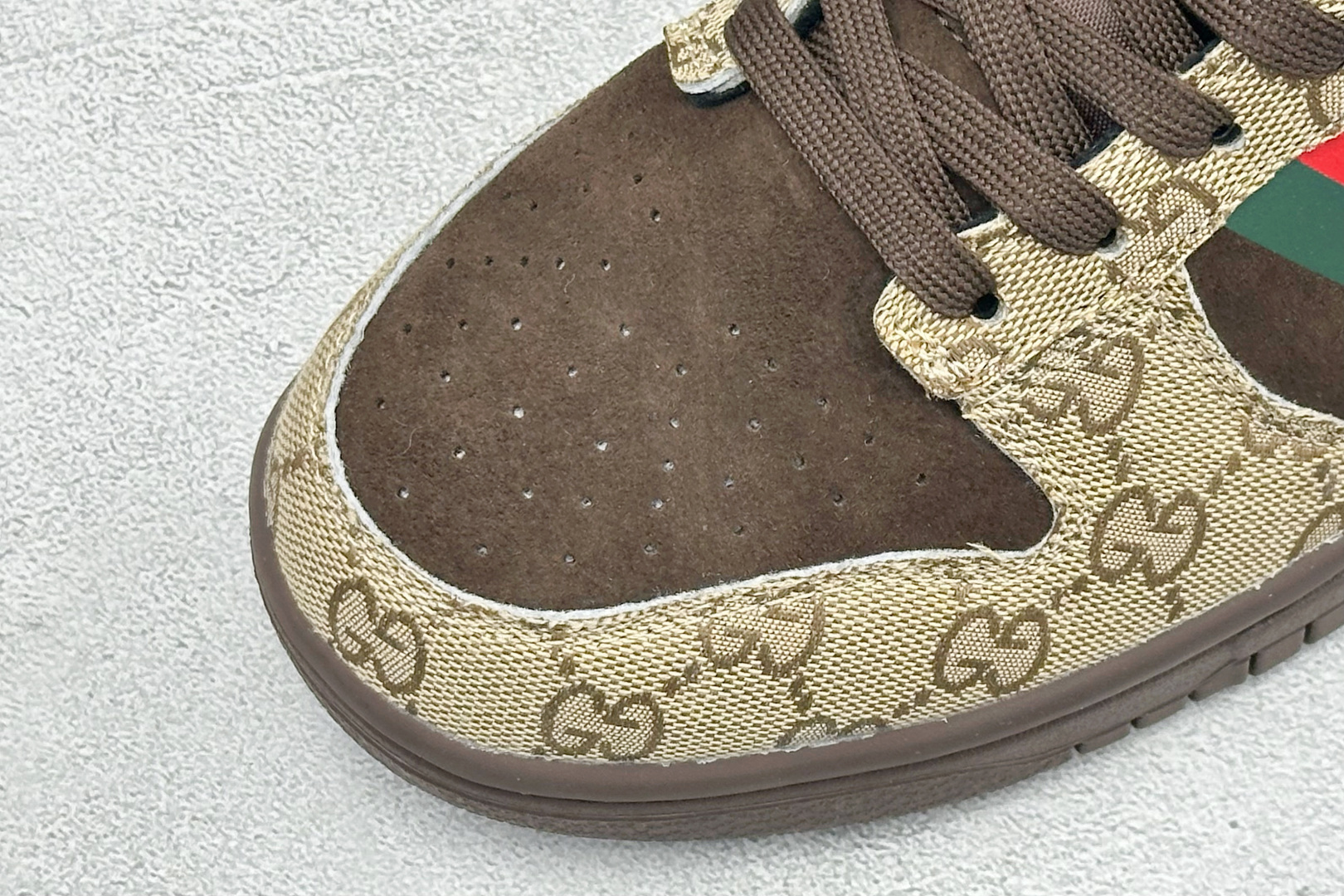 SC版Nike Dunk定制款 复古咖色板鞋|复古风直接焊在脚上🤎,美拉德棕调真的太有味道,满印老花拼接麂皮质感拉满,红 SC版Nike Dunk定制款 复古咖色板鞋|复古风直接焊在脚上🤎,美拉德棕调真的太有味道,满印老花拼接麂皮质感拉满,红