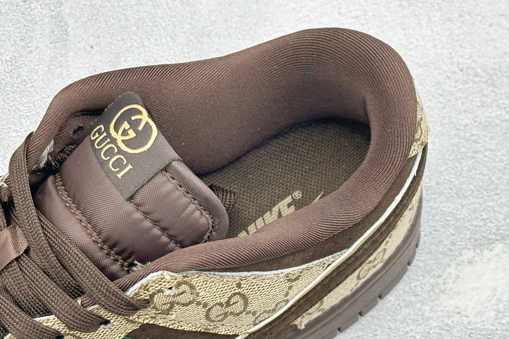 SC版Nike Dunk定制款 复古咖色板鞋|复古风直接焊在脚上🤎,美拉德棕调真的太有味道,满印老花拼接麂皮质感拉满,红 SC版Nike Dunk定制款 复古咖色板鞋|复古风直接焊在脚上🤎,美拉德棕调真的太有味道,满印老花拼接麂皮质感拉满,红