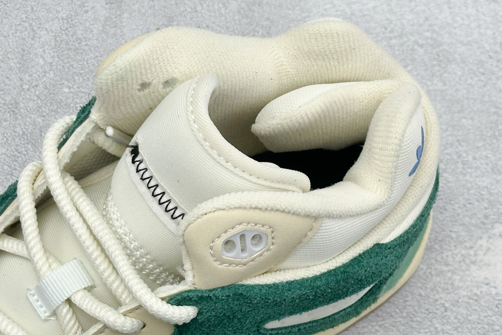 HZ版Adidas x Bad Bunny Badbo 1.0 阿迪达斯经典百搭篮球鞋 货号:JS1470 尺码:36 HZ版Adidas x Bad Bunny Badbo 1.0 阿迪达斯经典百搭篮球鞋 货号:JS1470 尺码:36