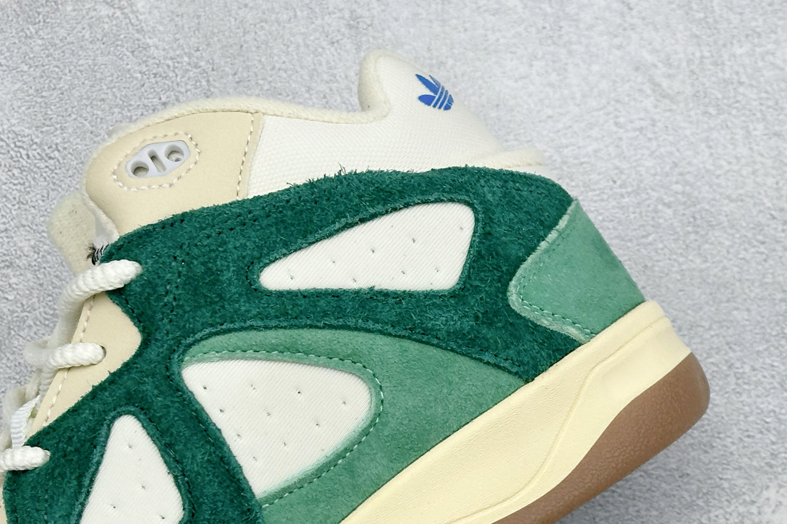 HZ版Adidas x Bad Bunny Badbo 1.0 阿迪达斯经典百搭篮球鞋 货号:JS1470 尺码:36 HZ版Adidas x Bad Bunny Badbo 1.0 阿迪达斯经典百搭篮球鞋 货号:JS1470 尺码:36