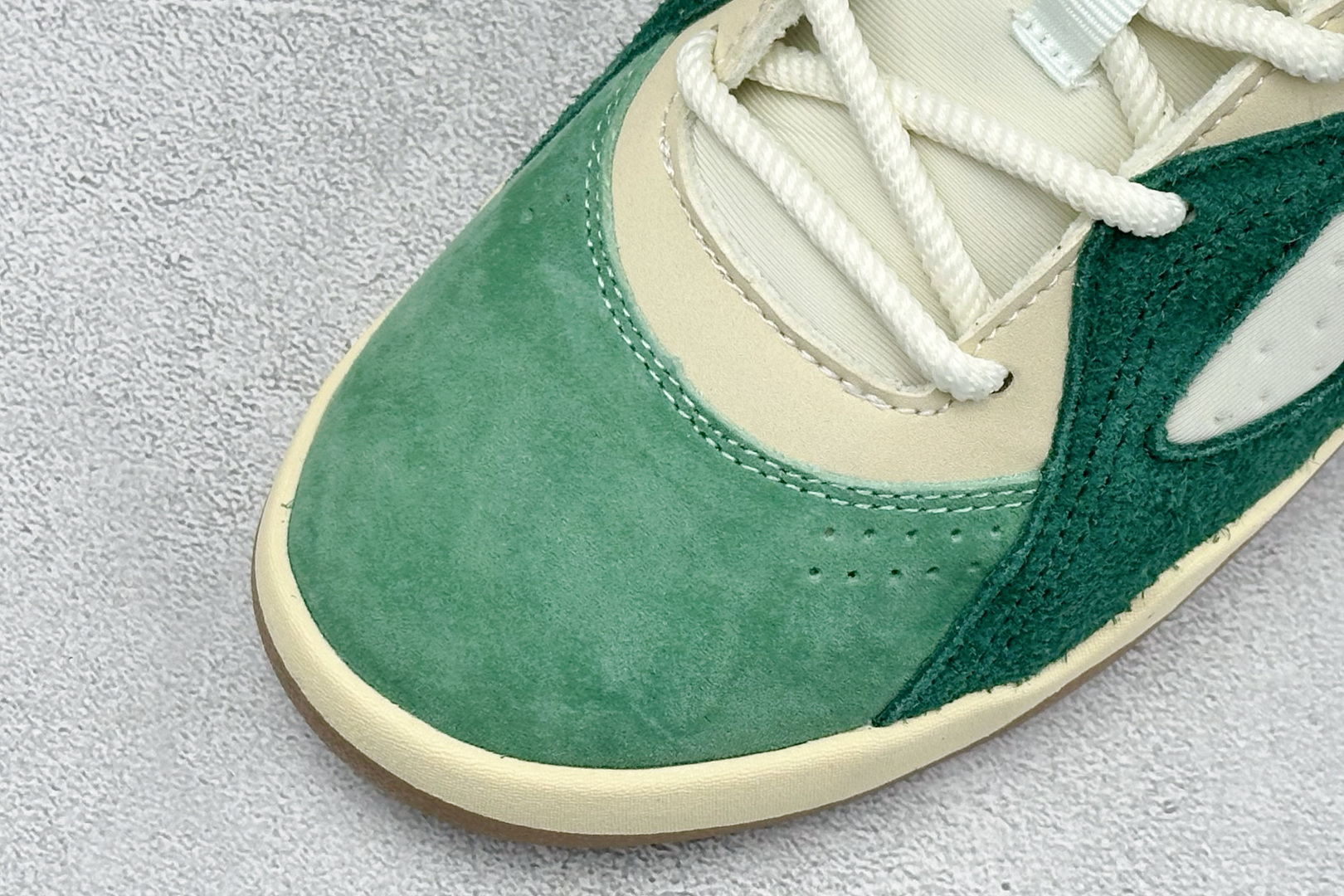 HZ版Adidas x Bad Bunny Badbo 1.0 阿迪达斯经典百搭篮球鞋 货号:JS1470 尺码:36 HZ版Adidas x Bad Bunny Badbo 1.0 阿迪达斯经典百搭篮球鞋 货号:JS1470 尺码:36