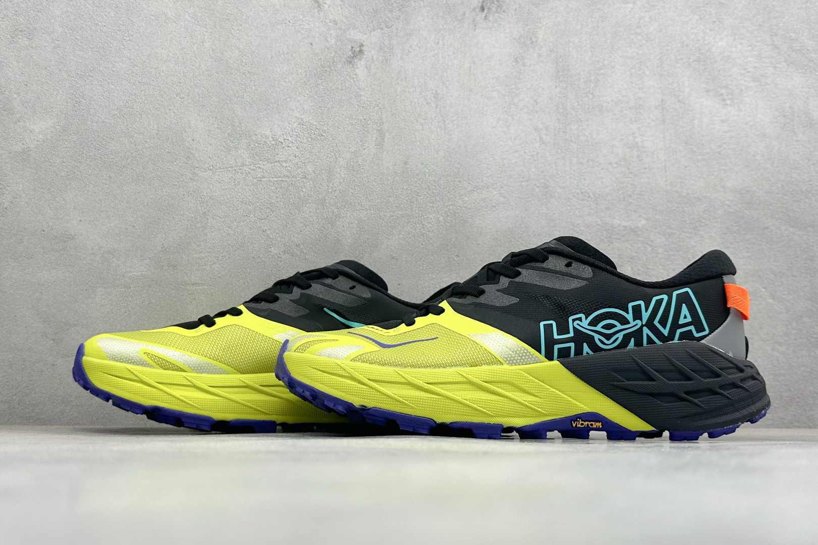HOKA ONE ONE SPEEDGOAT 7 舒适百搭越野跑鞋 J-FRAME™M结构拥有专利认证，避免防过度内 旋