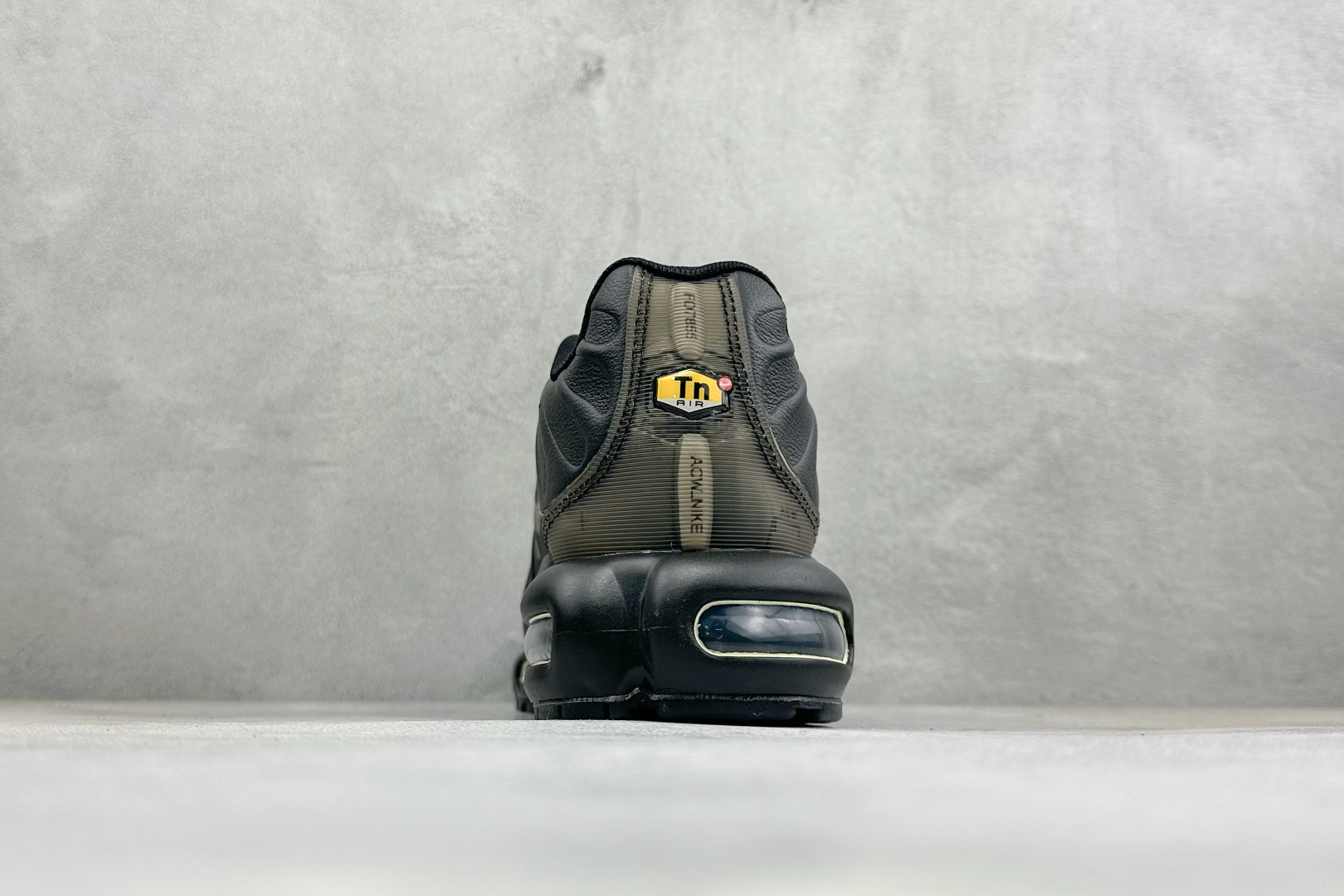 ACW* x Nike Air Max Plus 全头层 耐克复古气垫跑鞋 货号:FD7855-001 尺码:39 40 ACW* x Nike Air Max Plus 全头层 耐克复古气垫跑鞋 货号:FD7855-001 尺码:39 40