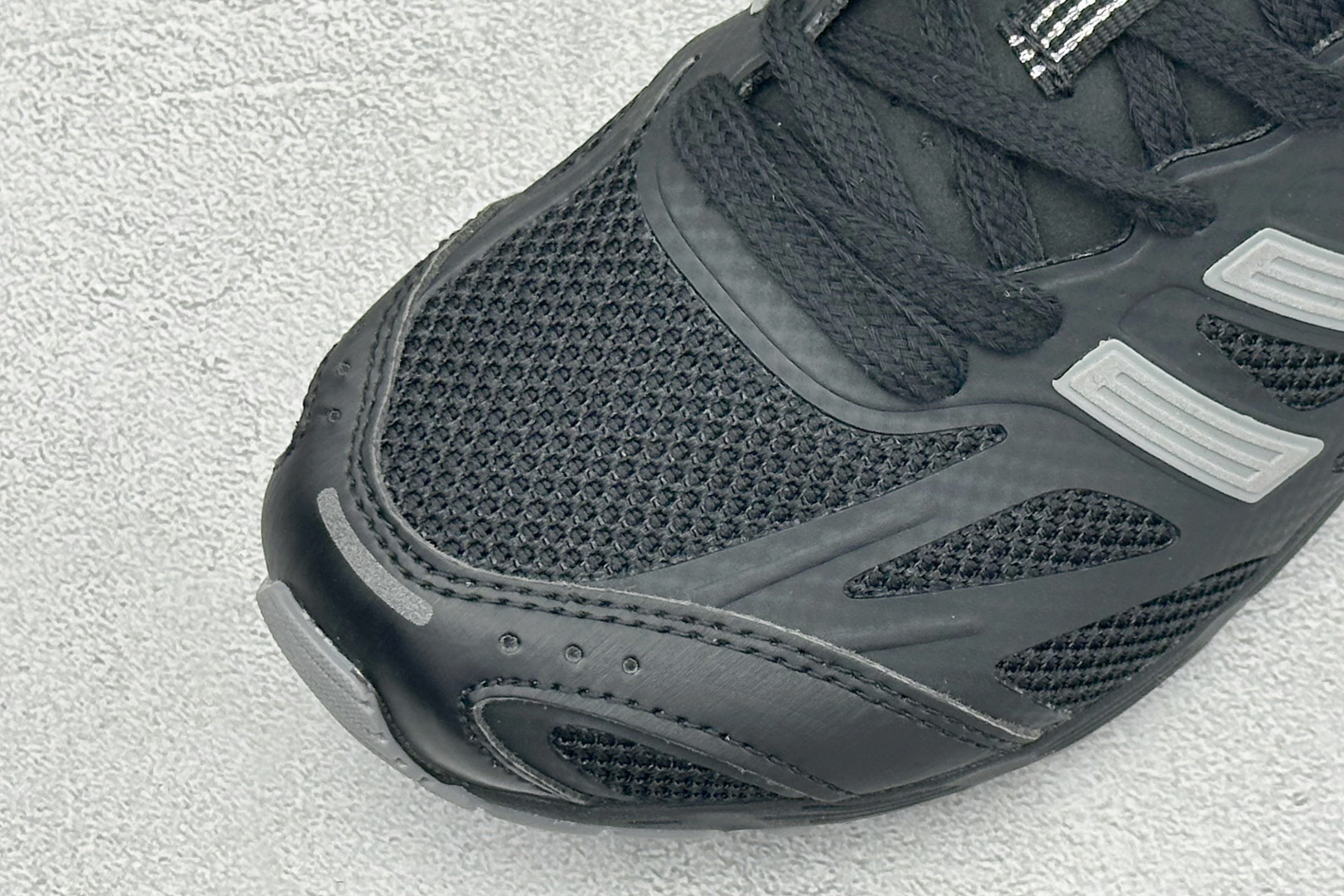 D版Adidas Adizero PR Sftm 联名款 阿迪低帮休闲生活鞋 货号:JQ0022 尺码:36 36.5 D版Adidas Adizero PR Sftm 联名款 阿迪低帮休闲生活鞋 货号:JQ0022 尺码:36 36.5