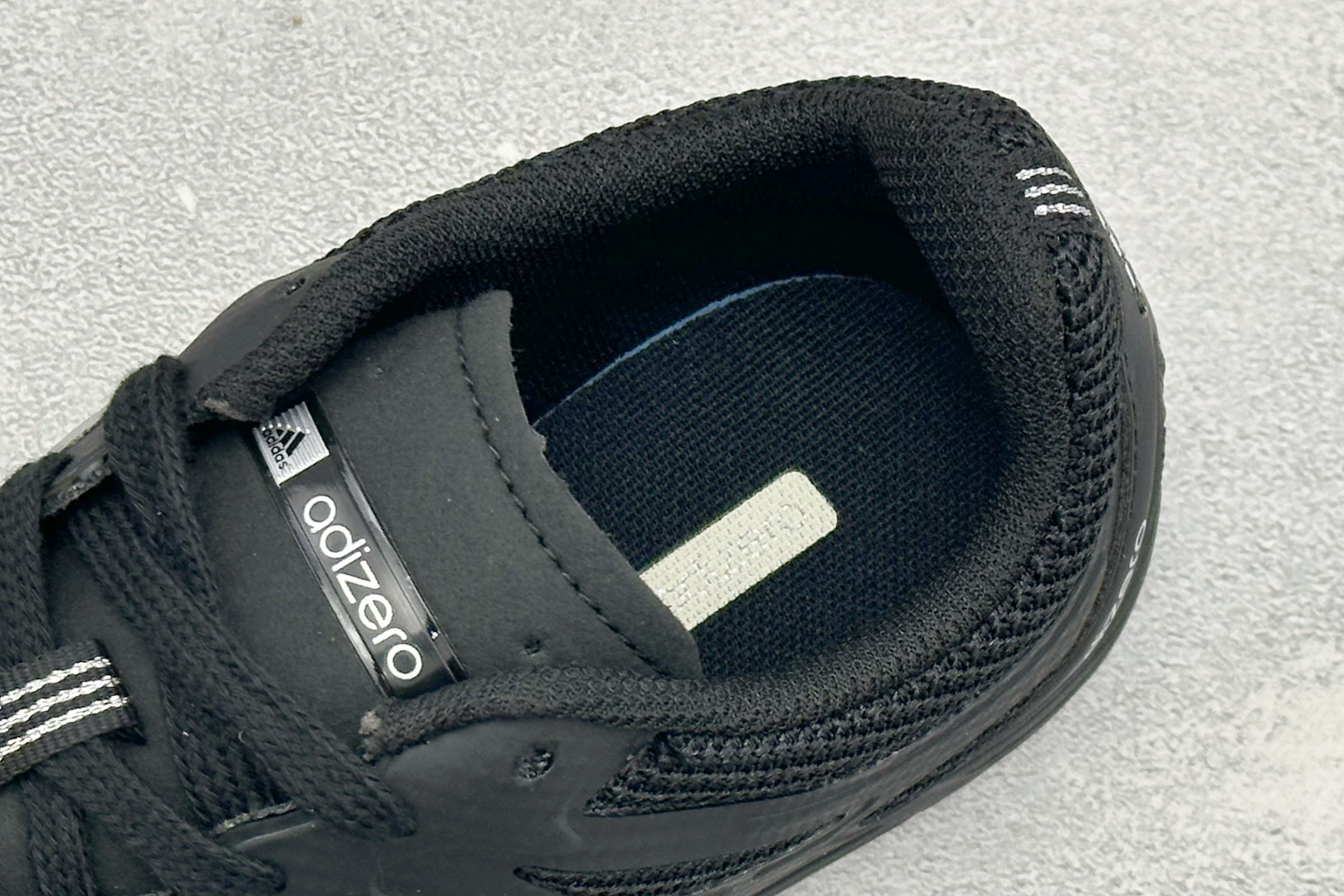 D版Adidas Adizero PR Sftm 联名款 阿迪低帮休闲生活鞋 货号:JQ0022 尺码:36 36.5 D版Adidas Adizero PR Sftm 联名款 阿迪低帮休闲生活鞋 货号:JQ0022 尺码:36 36.5