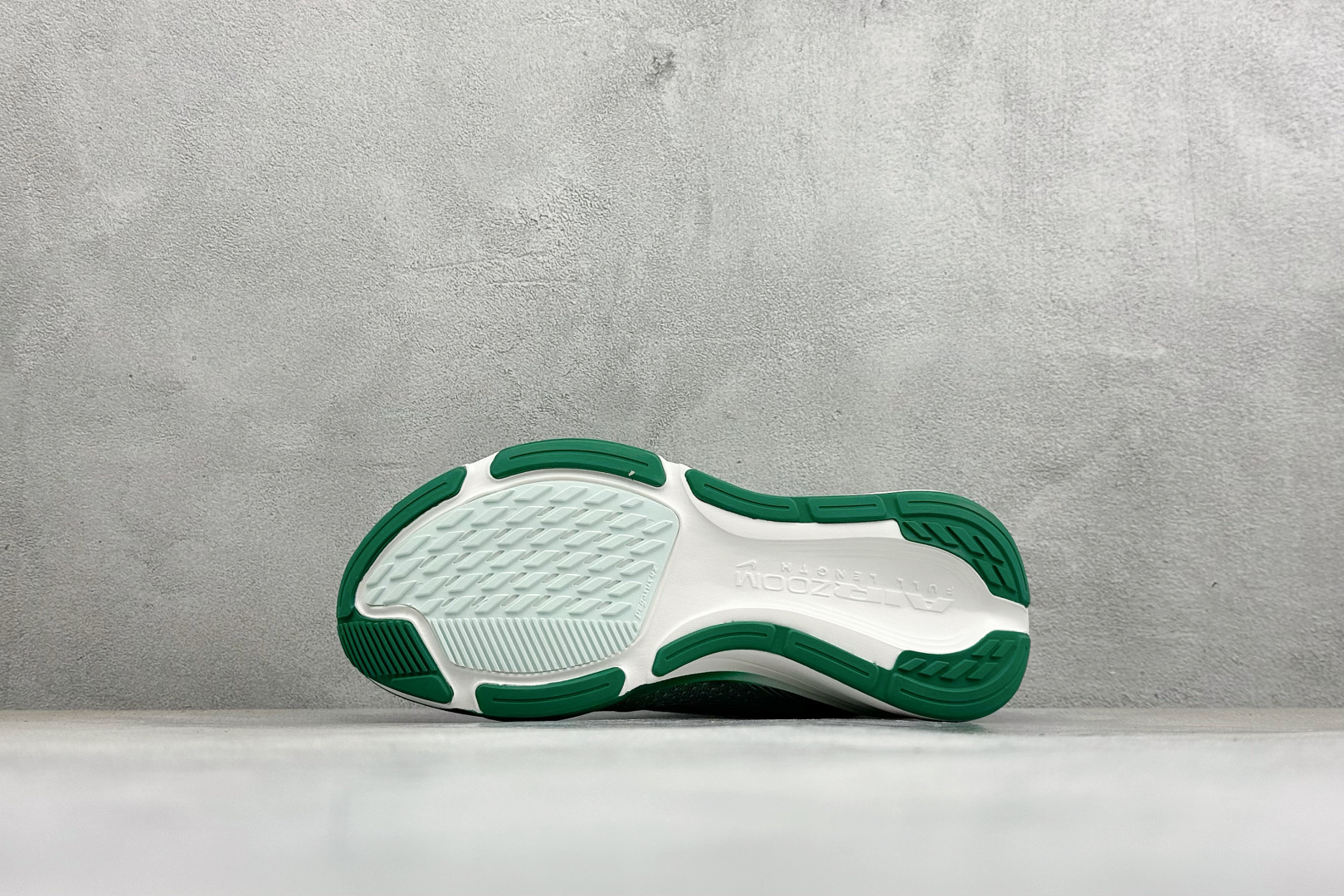 Nike Air Zoom Pegasus 42 耐克网面透气轻便耐磨跑鞋 货号：IB1881-100 尺码：36 36