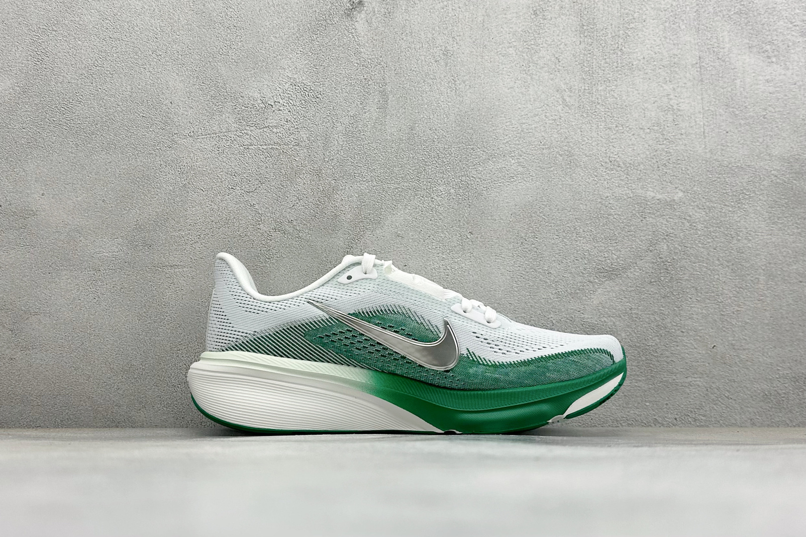 Nike Air Zoom Pegasus 42 耐克网面透气轻便耐磨跑鞋 货号：IB1881-100 尺码：36 36