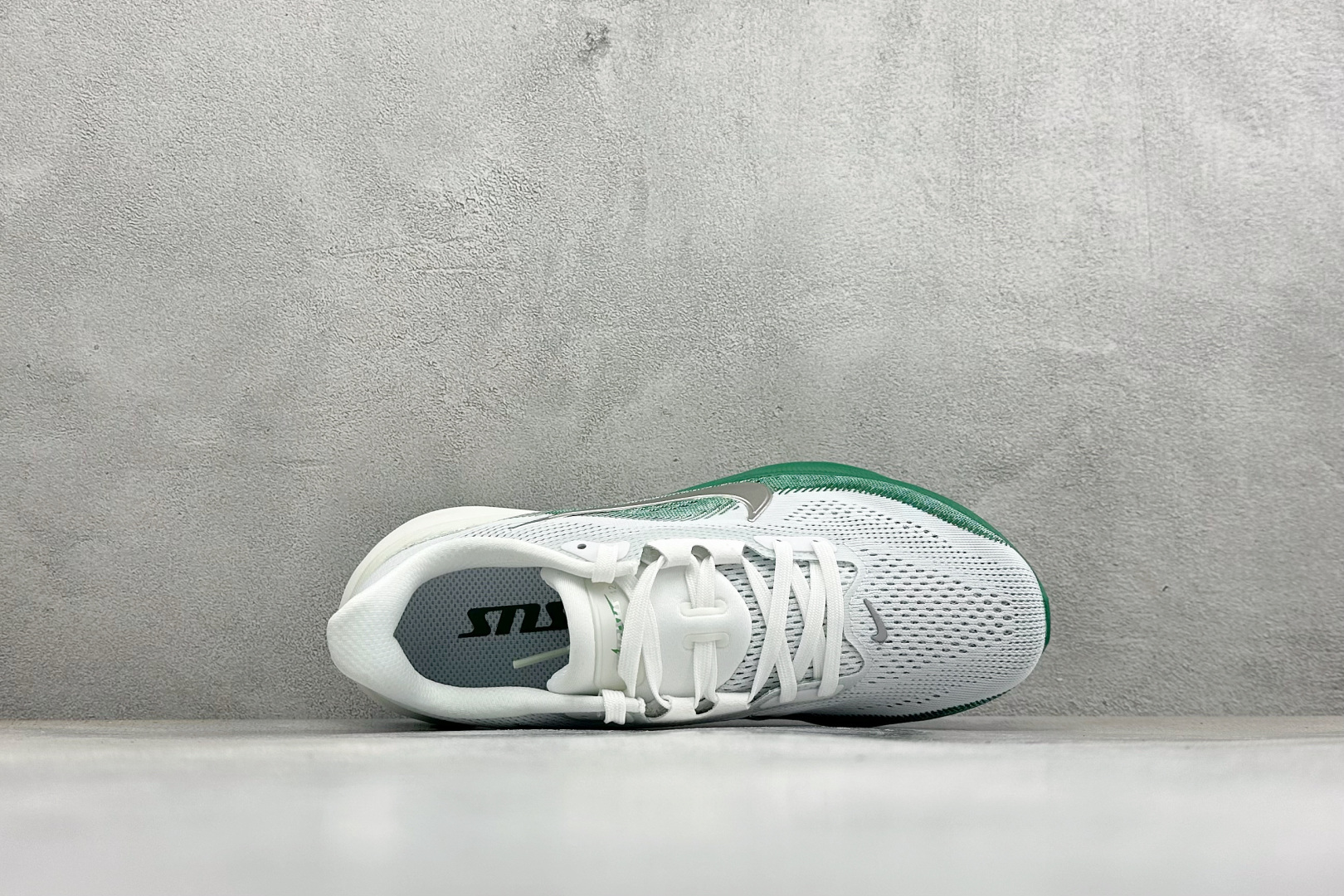 Nike Air Zoom Pegasus 42 耐克网面透气轻便耐磨跑鞋 货号：IB1881-100 尺码：36 36