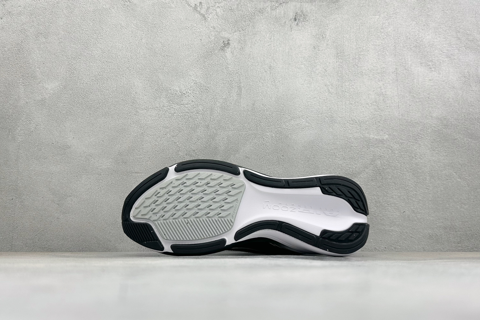 HY版Nike Air Zoom Pegasus 42 耐克网面透气轻便耐磨跑鞋 货号：IB1873-001 尺码：36