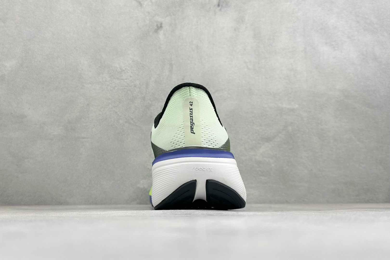 HY版Nike Air Zoom Pegasus 42 耐克网面透气轻便耐磨跑鞋 货号：IB1873-702 尺码：36