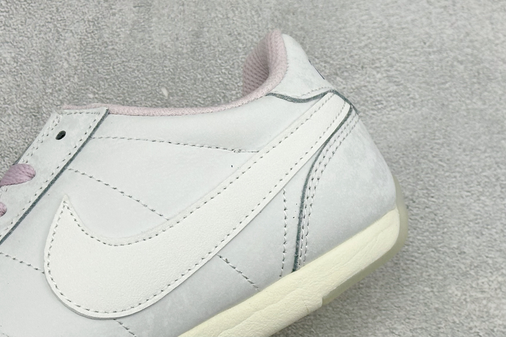 Nike Sprint Sister 耐克 舒适贴合 低帮休闲板鞋 货号: IW1255-121 尺码: 36 36.5 Nike Sprint Sister 耐克 舒适贴合 低帮休闲板鞋 货号: IW1255-121 尺码: 36 36.5