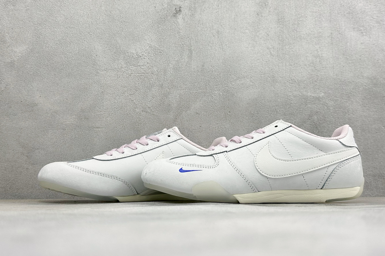 Nike Sprint Sister 耐克 舒适贴合 低帮休闲板鞋 货号: IW1255-121 尺码: 36 36.5 Nike Sprint Sister 耐克 舒适贴合 低帮休闲板鞋 货号: IW1255-121 尺码: 36 36.5