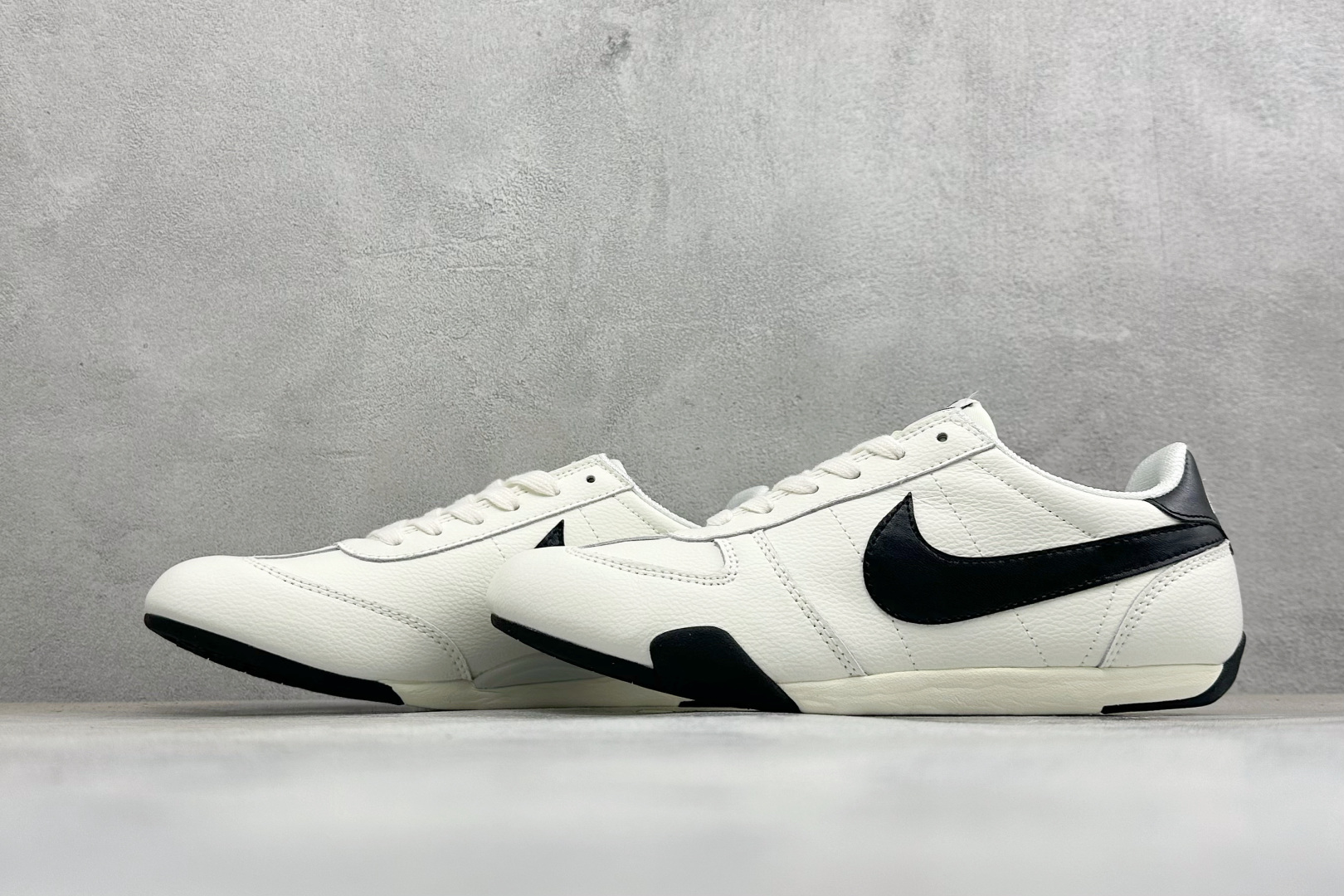 Nike Sprint Sister 耐克 舒适贴合 低帮休闲板鞋 货号: IB7102-100 尺码: 36 36.5 Nike Sprint Sister 耐克 舒适贴合 低帮休闲板鞋 货号: IB7102-100 尺码: 36 36.5