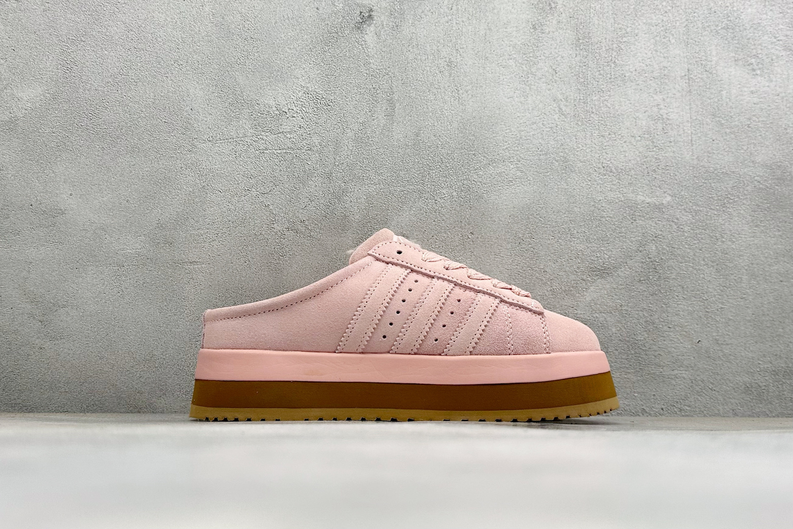 X版Adidas CAMPUS 00s WTR LO W 阿迪系列面包风经典复古低帮百搭休闲半拖 货号：JR3238加绒