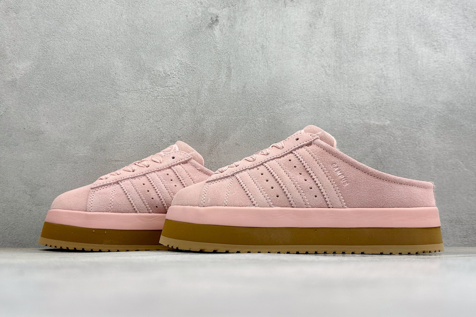 X版Adidas CAMPUS 00s WTR LO W 阿迪系列面包风经典复古低帮百搭休闲半拖 货号：JR3238加绒