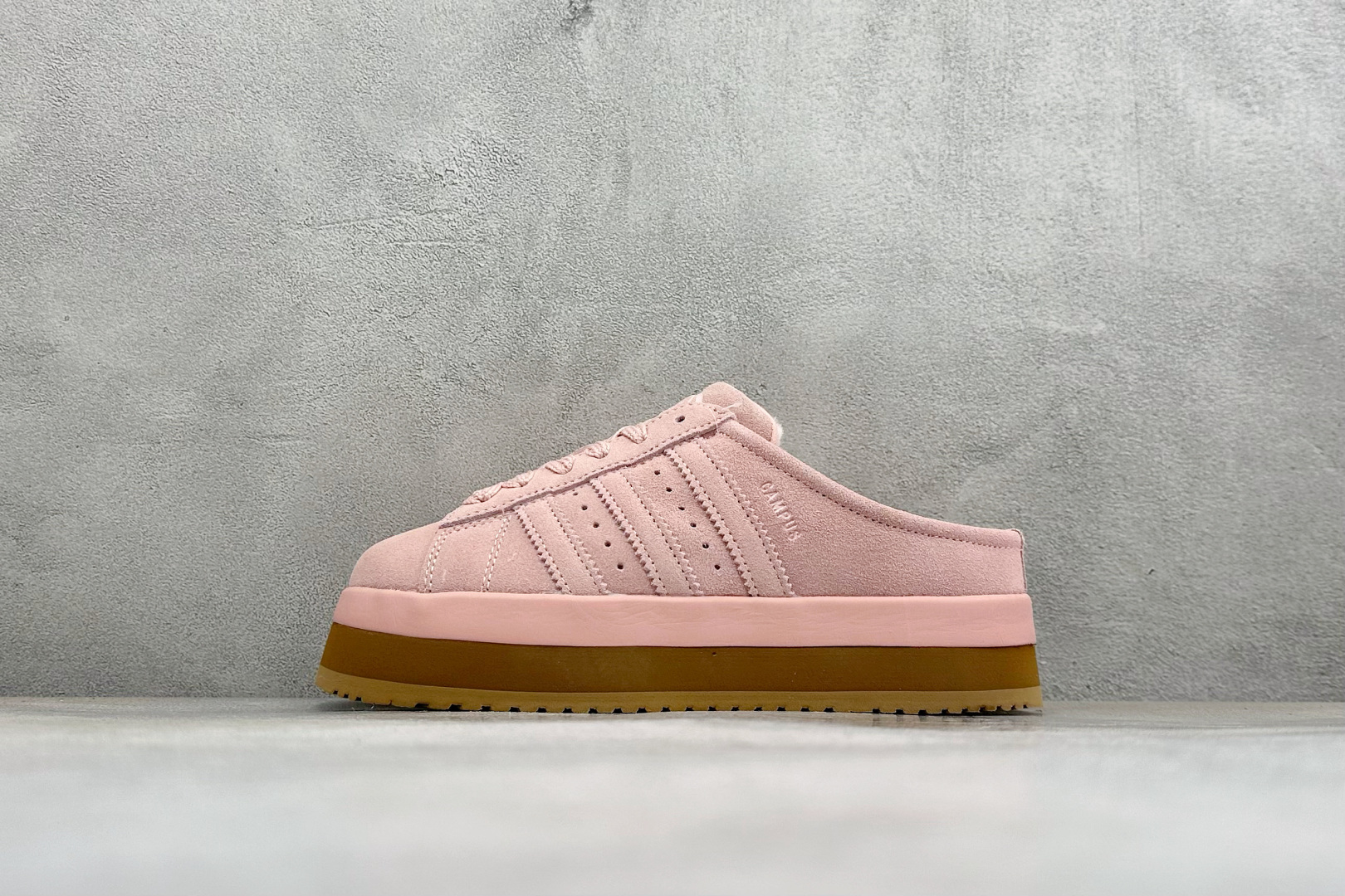 X版Adidas CAMPUS 00s WTR LO W 阿迪系列面包风经典复古低帮百搭休闲半拖 货号：JR3238加绒