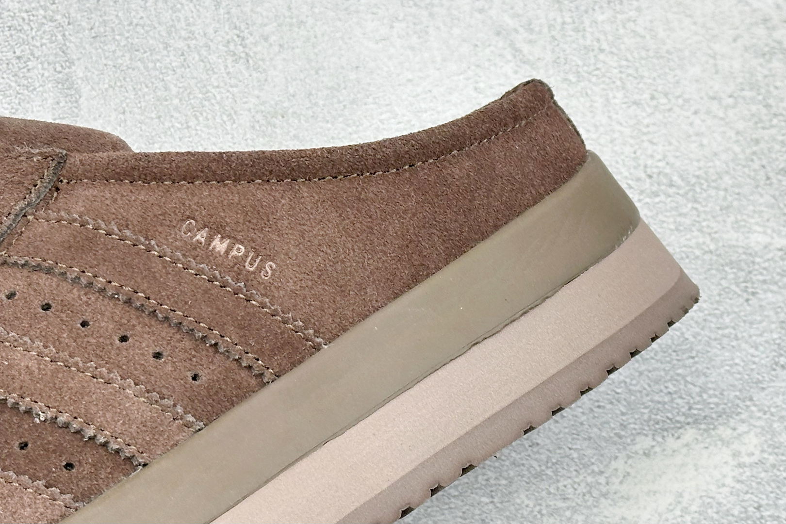 X版Adidas CAMPUS 00s WTR LO W 阿迪系列面包风经典复古低帮百搭休闲半拖 货号：JR3731加绒