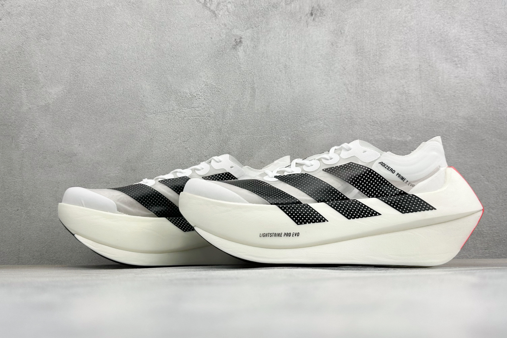 纯原AD Adizero Prime X Evo 马拉松跑步鞋 采用半透明超薄工程网纱鞋面 全域循环透气 无痕热熔工艺精 纯原AD Adizero Prime X Evo 马拉松跑步鞋 采用半透明超薄工程网纱鞋面 全域循环透气 无痕热熔工艺精